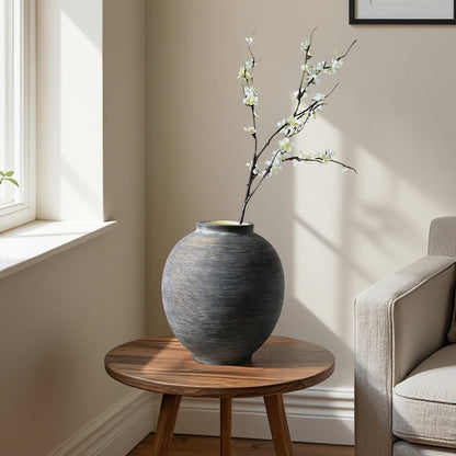 Minimalist Ceramic Vase with Rustic Farmhouse Style