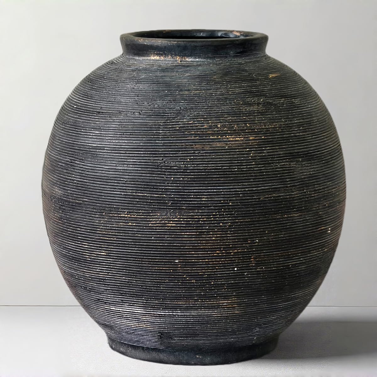 Minimalist Ceramic Vase with Rustic Farmhouse Style