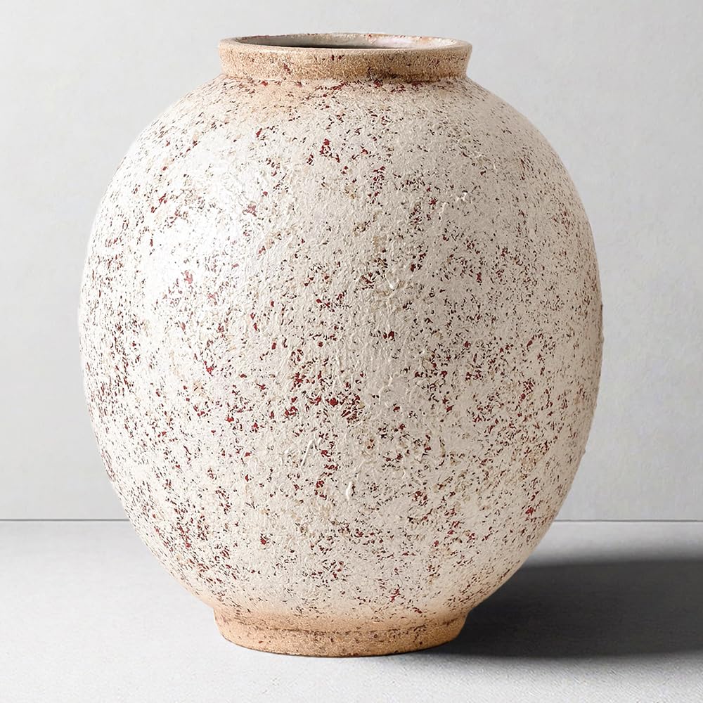 Minimalist Ceramic Vase with Rustic Farmhouse Style