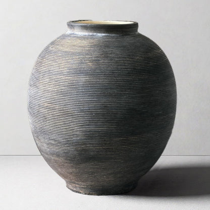 Minimalist Ceramic Vase with Rustic Farmhouse Style