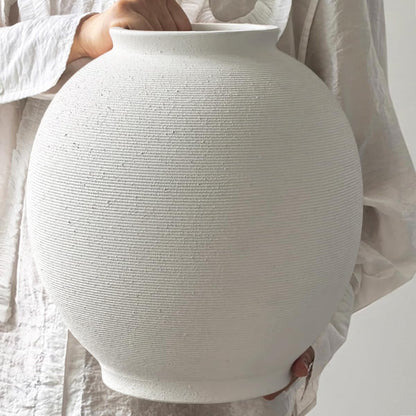 Minimalist Ceramic Vase with Rustic Farmhouse Style